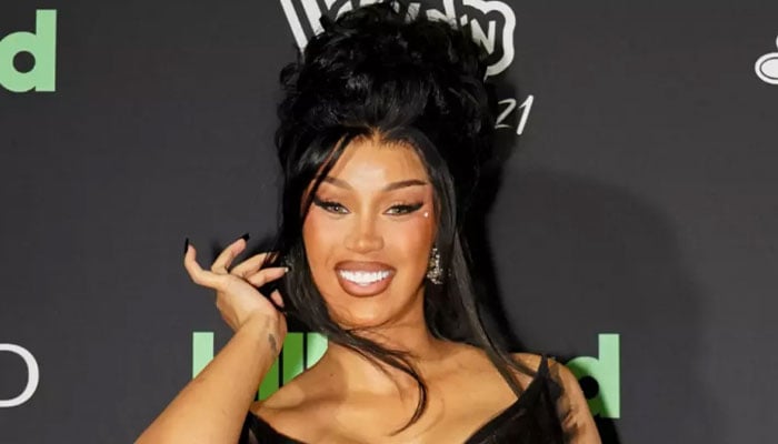 Cardi B supports boyfriend Stefon Diggs at Patriots match