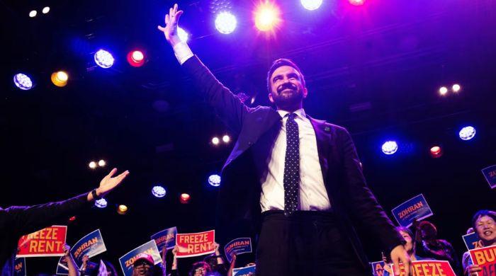 NYC mayoral candidate Zohran Mamdani rallies voters in night clubs