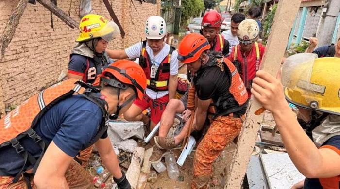 Typhoon Kalmaegi kills one in Philippines, heads to Vietnam