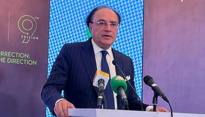 Federal Minister for Finance and Revenue, Senator Muhammad Aurangzeb addresses 9th Edition of The Future Summit in Karachi on November 4, 2025. — X@Financegovpk