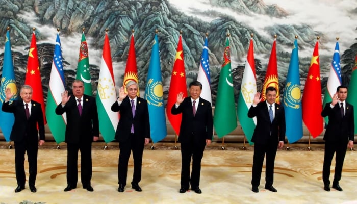 Chinese President Xi Jinping, Kazakhstans President Kassym-Jomart Tokayev, Kyrgyzstans President Sadyr Japarov, Tajikistans President Emomali Rahmon, Turkmenistans President Serdar Berdymukhamedov and Uzbekistans President Shavkat Mirziyoyev wave as they pose for pictures at a group photo session during the China-Central Asia Summit in Xian, Shaanxi province, China May 19, 2023. — Reuters