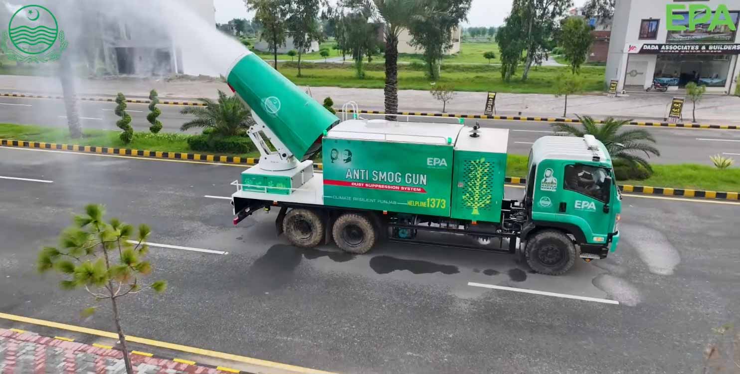 An anti-smog gun carrier. Picture courtesy of the Environment Protection and Climate Change Department’s Facebook page.