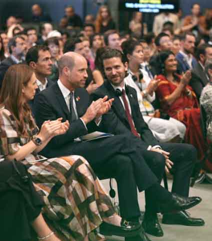 Palace shares Williams picture with Meghan and Harrys nemesis