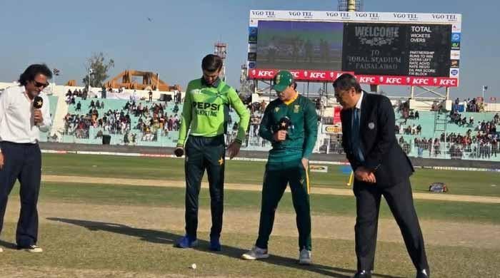 Pakistan win toss, opt to bat first against South Africa in second ODI