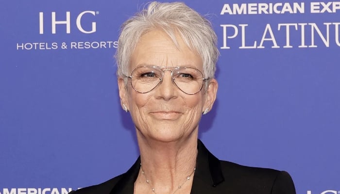 Photo: Jamie Lee Curtis gets emotional after receiving latest award