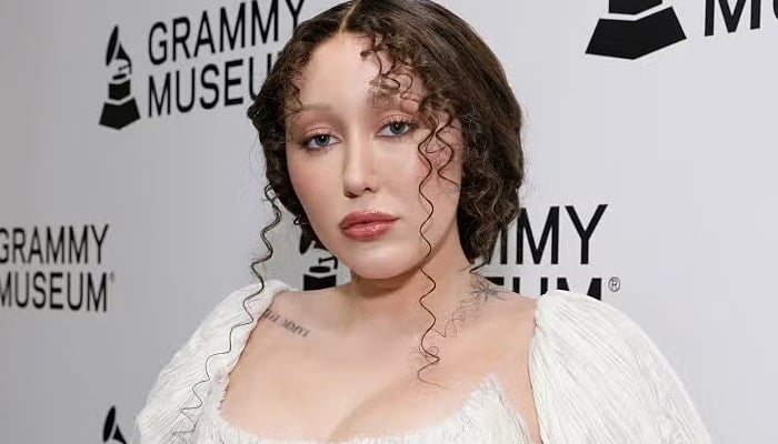 Noah Cyrus talks about getting therapy during difficult times