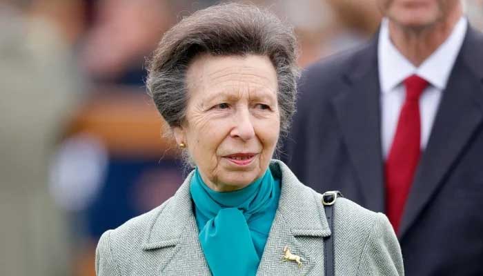 Princess Anne leaves Australia for Singapore
