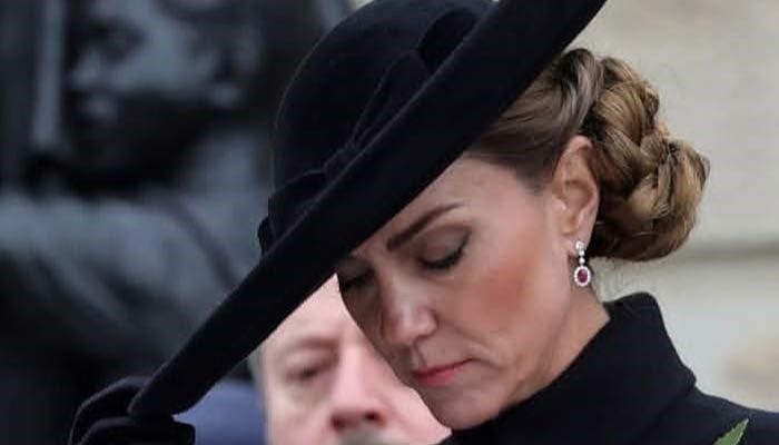 Kate Middleton stuns in black outfit as she pays homage to fallen heroes