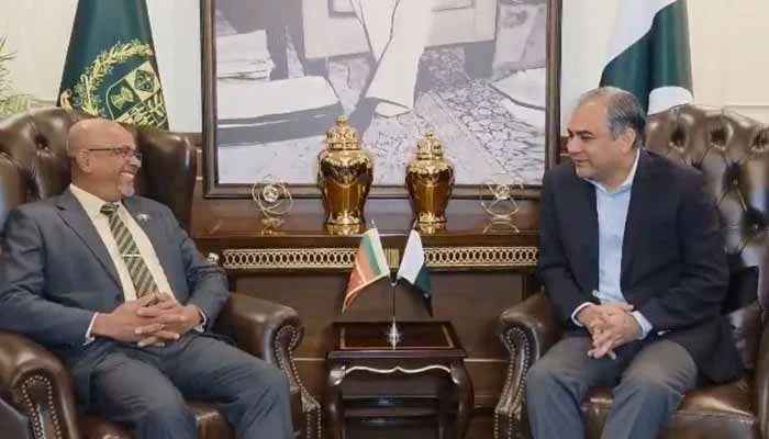 PCB Chairman and Federal Interior Minister Mohsin Naqvi (right) meets Sri Lankan High Commissioner Rear Admiral (R) Fred Siriweera in Islamabad on November 12, 2025. — PCB