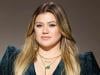 Kelly Clarkson recalls shutting down manager who suggested plastic surgery