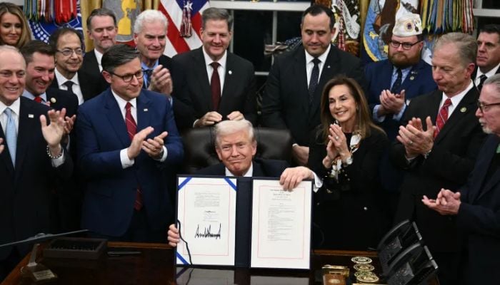 Trump signs spending bill, ending historic government shutdown