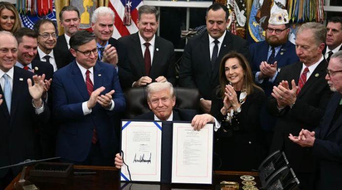 Trump signs spending bill, ending historic government shutdown