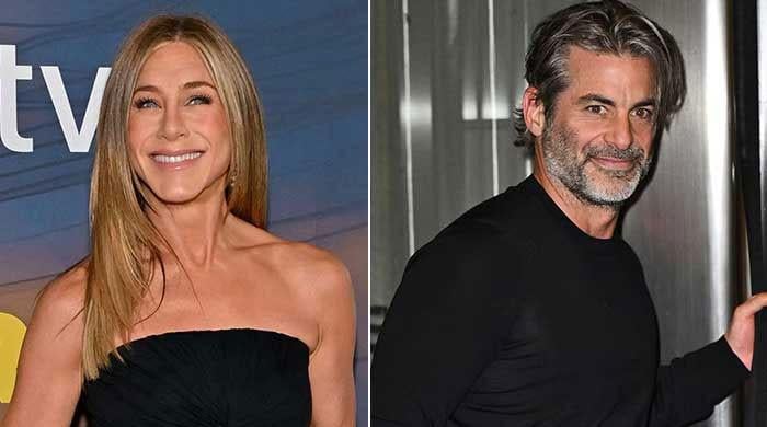 Jennifer Aniston, Jim Curtis step out for date amid rain
