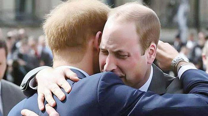 Prince William makes dramatic move to end feud with Prince Harry