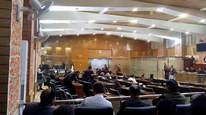 AJK Assembly session begins to vote on no-confidence motion against PM Haq