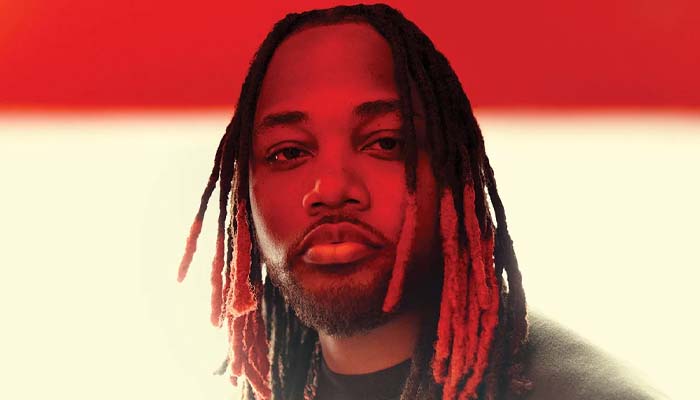 Leon Thomas cracks light-hearted joke over banter during concert