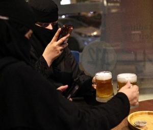 Nuts and beer: booze-free bar offers Saudis a pub vibe