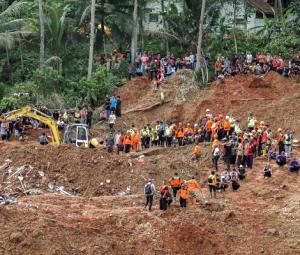 Death toll from Indonesia's Central Java landslides rises to 30