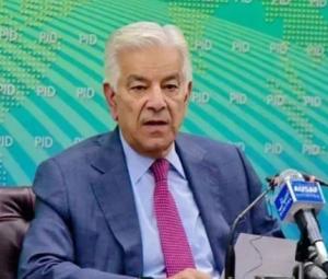 War threat with India still persists, says defence minister