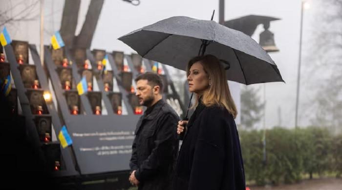 Ukraine faces ‘difficult choice’ as Trump demands acceptance of peace plan