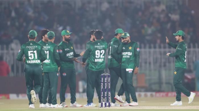 Pakistan restrict Sri Lanka to 128/7 in T20I tri-series game