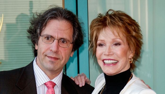 Mary Tyler Moores husband remembers her on what would have been their 40th