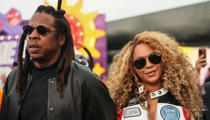 Lewis Hamilton hits 200 mph with Beyoncé, Jay-Z during Vegas F1 hot lap