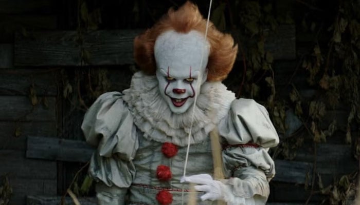 Bill Skarsgård makes first appearance in It: Welcome to Derry