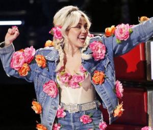 Miley Cyrus rings in 33 with one sweet wish