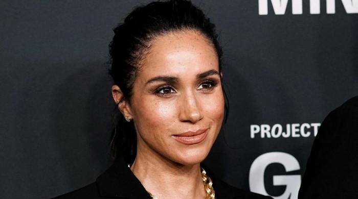 Meghan Markle gives content to 'comedy writers' with bizarre move