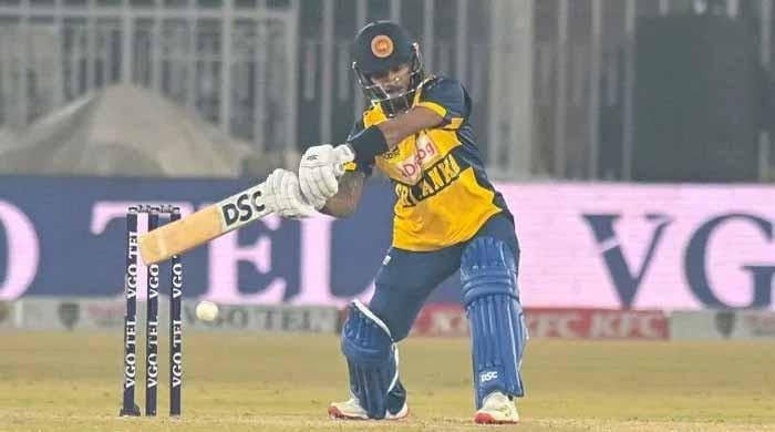 Sri Lanka beat Zimbabwe to stay alive in T20 tri-series