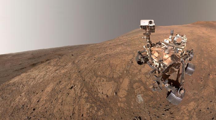 Nasa rover detects 'mini-lightning' on Mars