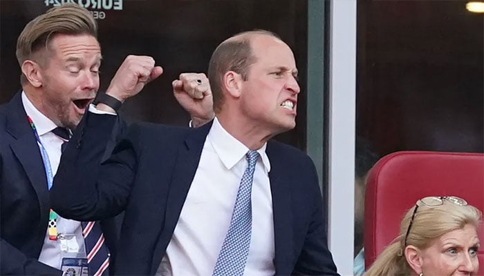 Prince William cries for womens football