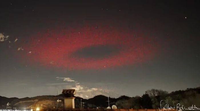 UFO like mysterious red light over Italian sky baffles scientists