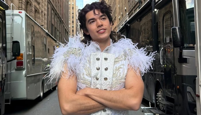 Conan Gray gives mesmerising performance at Thanksgiving parade in NYC