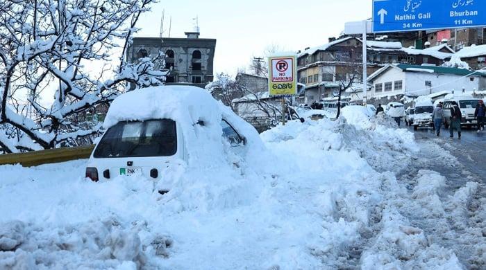 Babusar-Naran road shut due to treacherous weather