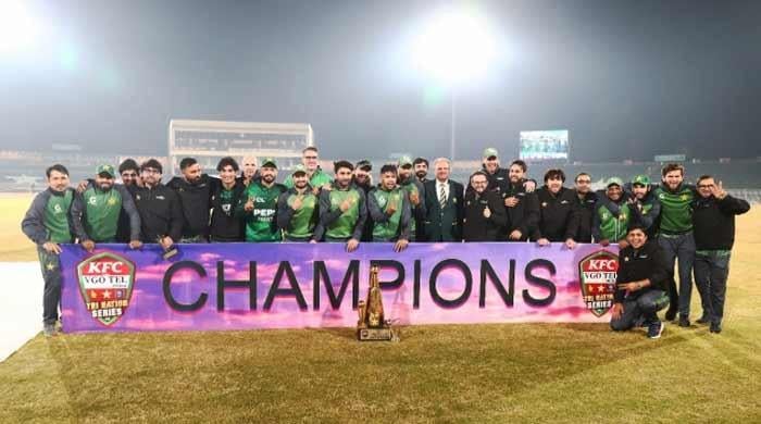 'Well done': President, PM, others laud Pakistan for winning T20I tri-series