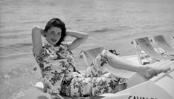 Lise Bourdin, iconic french model, actress, dead at 99