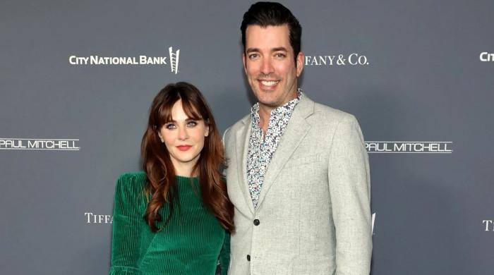 Jonathan Scott breakdown six-day holiday décor with Zooey Deschanel