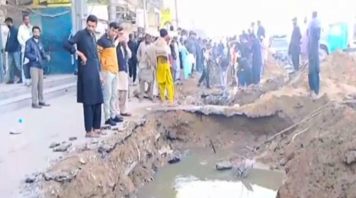 Opposition demands Karachi mayor's resignation over minor boy's manhole death