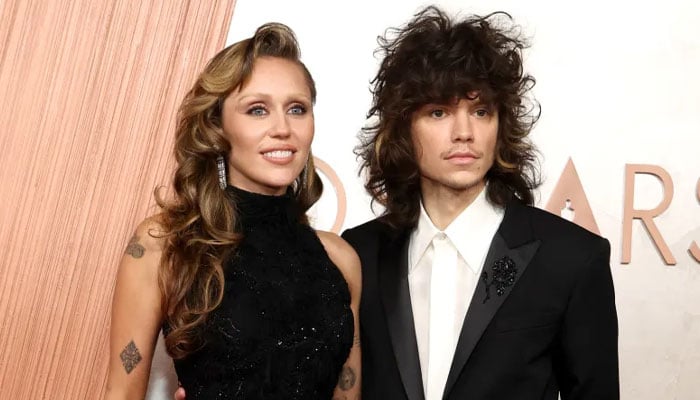 Miley Cyrus is engaged to boyfriend Maxx Morando?