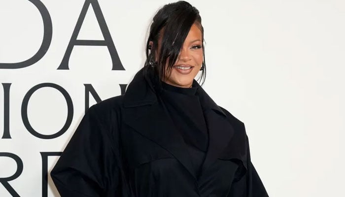 Rihanna adds new fan-favourite track to billion club