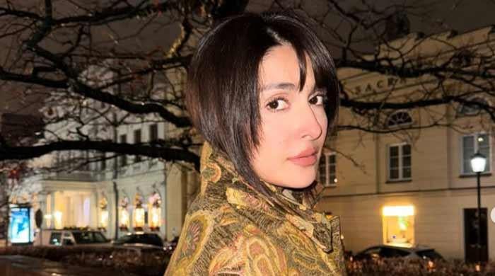 Ayeza Khan starts working on her New Year resolutions for 2026