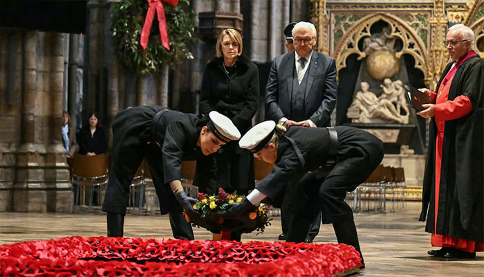 Wreath laying at Westminster Abbey