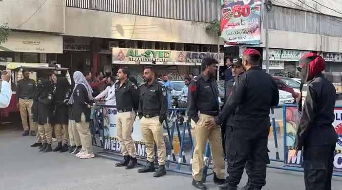 Aurat March activists barred from holding presser at KPC; activist detained