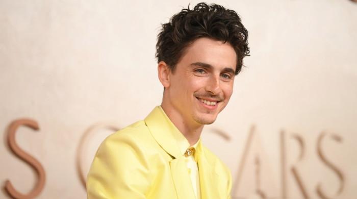 Timothée Chalamet shocks CCXP crowd with full 'Crank That' routine