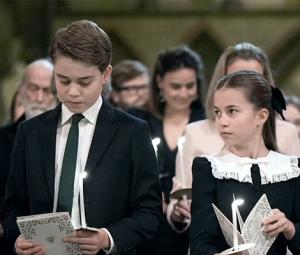 Prince George sings for Kate as Charlotte recalls Princess Diana at Christmas Carol