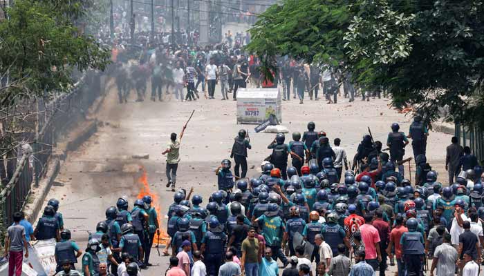 Anti-quota supporters clash with police and Awami League supporters at the Rampura area in Dhaka, Bangladesh, July 18, 2024.— Reuters