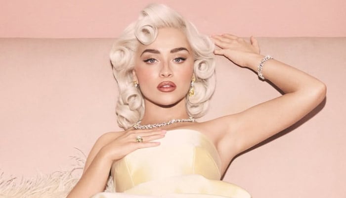 Sabrina Carpenter trades Short N’ Sweet Tour fits for sophisticated look