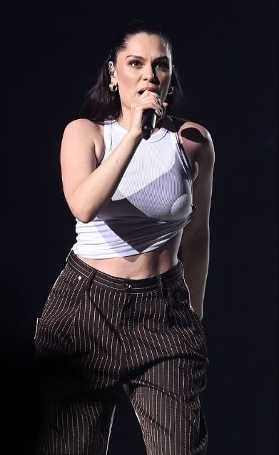Jessie J returns to stage at Capitals Jingle Bell Ball amid cancer battle